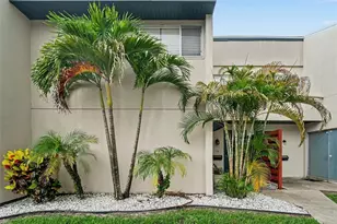 908 Byron Ln, Sarasota, FL 34243 - Photo 2