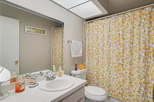908 Byron Ln, Sarasota, FL 34243 - Photo 24
