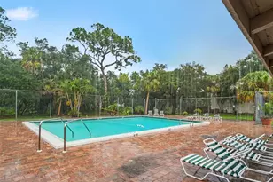 908 Byron Ln, Sarasota, FL 34243 - Photo 36