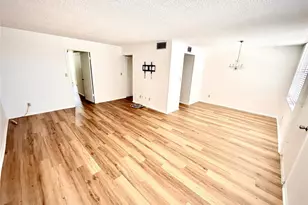 4880 Locust St NE, Saint Petersburg, FL 33703 - Photo 8