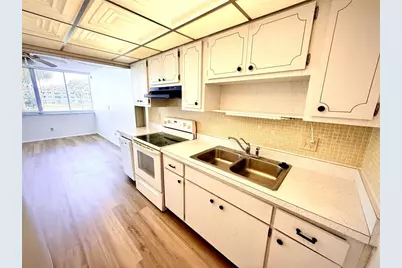 4880 Locust Street NE #234, Saint Petersburg, FL 33703 - Photo 10