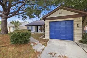 1901 Castle Bay Ct, Oldsmar, FL 34677 - Photo 2