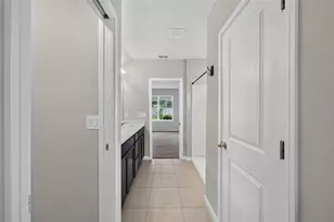 6708 Devlin Ln, Wesley Chapel, FL 33545 - Photo 32