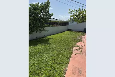 8240 NW 181st Street, Hialeah, FL 33015 - Photo 22