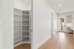 1858 Mississippi Ave NE, Saint Petersburg, FL 33703 - Photo 16