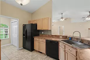 4618 Reola Rd, Dover, FL 33527 - Photo 10