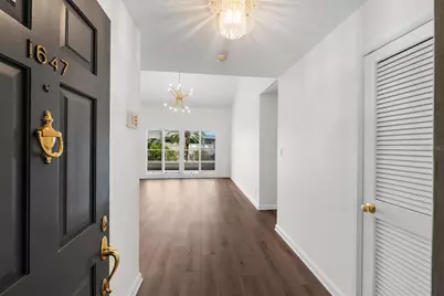 1647 W Snow Circle #204, Tampa, FL 33606 - Photo 2