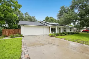 2304 Medford Ln, Brandon, FL 33511 - Photo 2