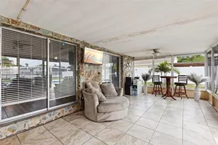5210 6th St S, Saint Petersburg, FL 33705 - Photo 16