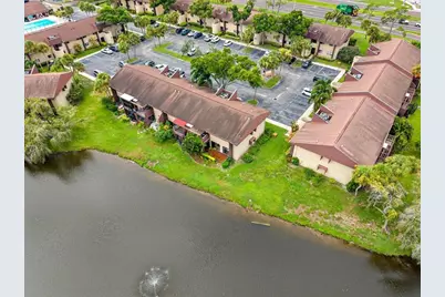 875 S Village Drive N #101, Saint Petersburg, FL 33716 - Photo 4