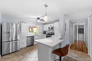 875 S Village Dr N, Saint Petersburg, FL 33716 - Photo 8