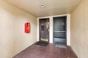 875 S Village Dr N, Saint Petersburg, FL 33716 - Photo 38