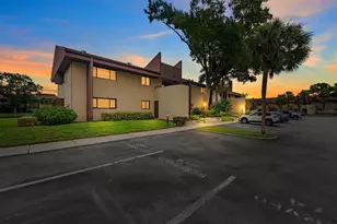 875 S Village Dr N, Saint Petersburg, FL 33716 - Photo 2
