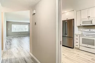 4575 Cove Cir, Saint Petersburg, FL 33708 - Photo 32