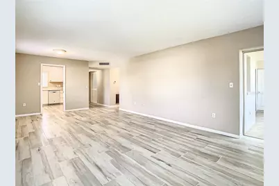 4575 Cove Circle #309, Saint Petersburg, FL 33708 - Photo 8
