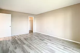 4575 Cove Cir, Saint Petersburg, FL 33708 - Photo 24