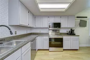 5301 Bradbury Ct, Tampa, FL 33624 - Photo 12
