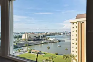 4550 Cove Cir, Saint Petersburg, FL 33708 - Photo 1