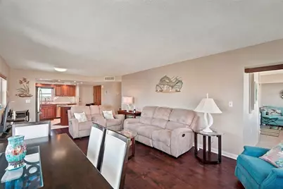4550 Cove Circle #1009, Saint Petersburg, FL 33708 - Photo 8