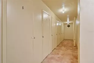 4550 Cove Cir, Saint Petersburg, FL 33708 - Photo 28