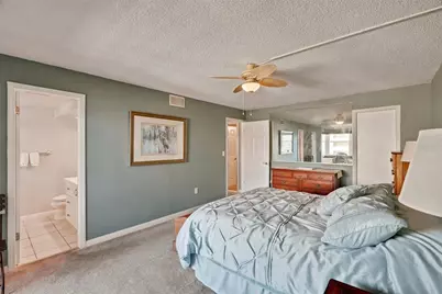 4550 Cove Circle #1009, Saint Petersburg, FL 33708 - Photo 18