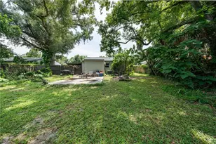 304 E Hydrangia St, Tampa, FL 33612 - Photo 12