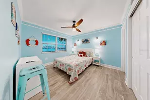 205 Dolphin Point, Clearwater Beach, FL 33767 - Photo 32
