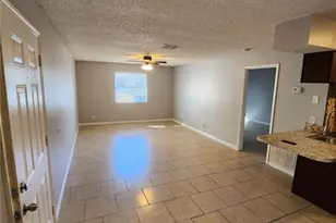 245 Red Maple Pl, Brandon, FL 33510 - Photo 4