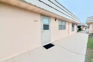 201 Bedford Trail, Sun City Center, FL 33573 - Photo 1