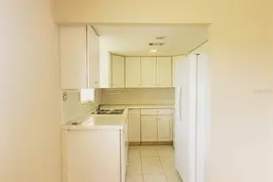 201 Bedford Trail, Sun City Center, FL 33573 - Photo 8