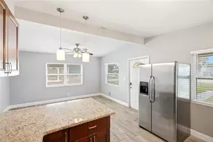 3219 40th St N, Saint Petersburg, FL 33713 - Photo 10