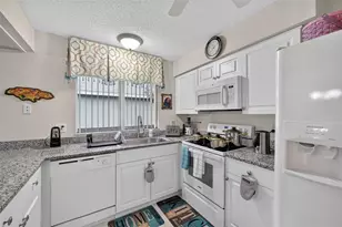 4772 Silver Cir, Zephyrhills, FL 33541 - Photo 12