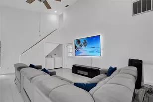12409 N Blvd, Tampa, FL 33612 - Photo 10