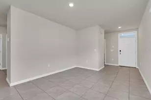 17070 Oval Rum Dr, Wimauma, FL 33598 - Photo 8