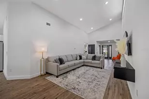 3717 E Clifton St, Tampa, FL 33610 - Photo 8
