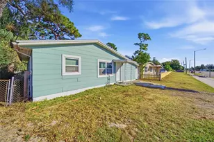 7095 54th Ave N, Saint Petersburg, FL 33709 - Photo 2