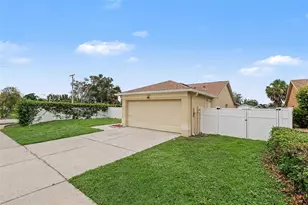 1607 Widelake Ct, Brandon, FL 33511 - Photo 2