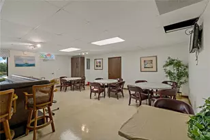 10032 65th Ave N, Saint Petersburg, FL 33708 - Photo 6