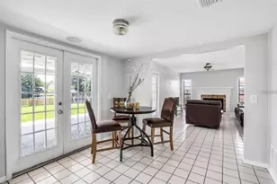16208 Pebblebrook Dr, Tampa, FL 33624 - Photo 4