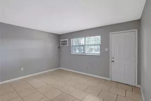 10315 N 9th St, Tampa, FL 33612 - Photo 6