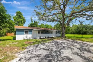 10315 N 9th St, Tampa, FL 33612 - Photo 2
