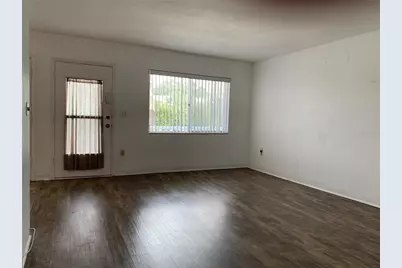 8126 112th Street #203, Seminole, FL 33772 - Photo 2