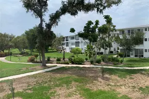 8126 112th St, Seminole, FL 33772 - Photo 28