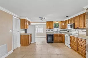 3533 Wilson Dr, Holiday, FL 34691 - Photo 12
