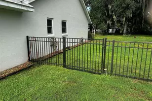 1109 S Chateau Point, Inverness, FL 34450 - Photo 2