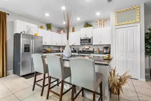 635 Royal Empress Dr, Ruskin, FL 33570 - Photo 12