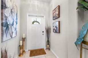 635 Royal Empress Dr, Ruskin, FL 33570 - Photo 6