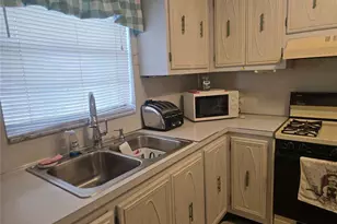5356 81st St N, Saint Petersburg, FL 33709 - Photo 4