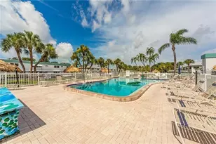 5356 81st St N, Saint Petersburg, FL 33709 - Photo 4