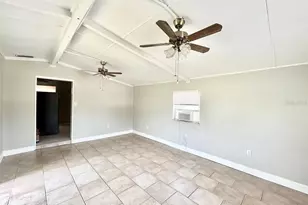 673 59th St S, Saint Petersburg, FL 33707 - Photo 8